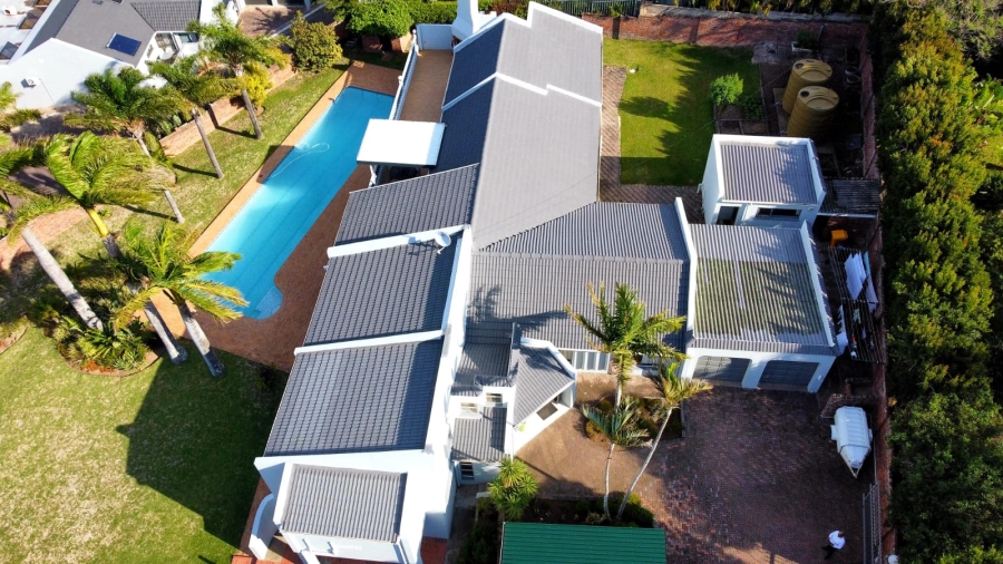 5 Bedroom Property for Sale in Beacon Bay Eastern Cape